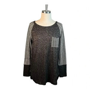 STACCATO SUPER SOFT BLACK AND GRAY BASEBALL RAGLAN WOVEN POCKET WOMEN SIZE LARGE